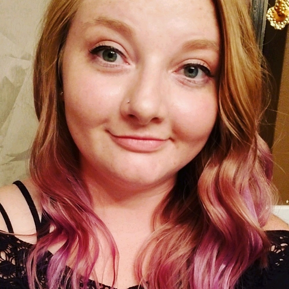 Meet your Posher, Larissa